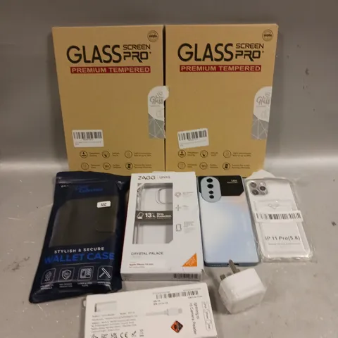 APPROXIMATELY 20 ASSORTED SMARTPHONE ACCESSORIES TO INCLUDE TEMPERED GLASS, PROTECTIVE CASES, USB PLUG ETC 