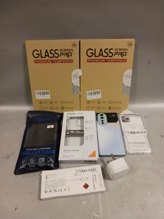 APPROXIMATELY 20 ASSORTED SMARTPHONE ACCESSORIES TO INCLUDE TEMPERED GLASS, PROTECTIVE CASES, USB PLUG ETC 