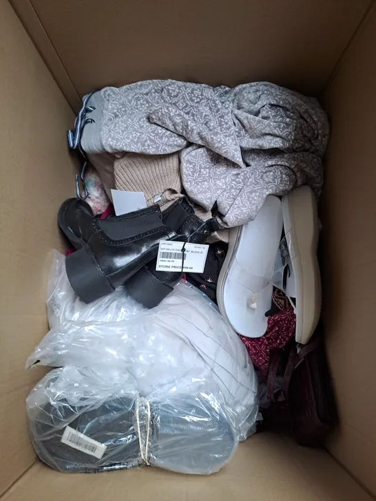 BOX OF APPROX 15 ASSORTED CLOTHING ITEMS TO INCLUDE - SHOES, JUMPERS, SLIDERS ETC