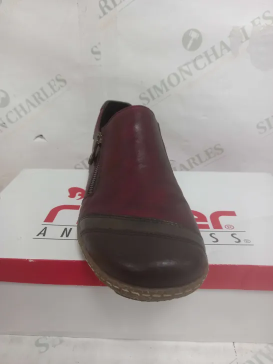 RIEKER ZIPPER SHOE IN BURGANDY SIZE 6