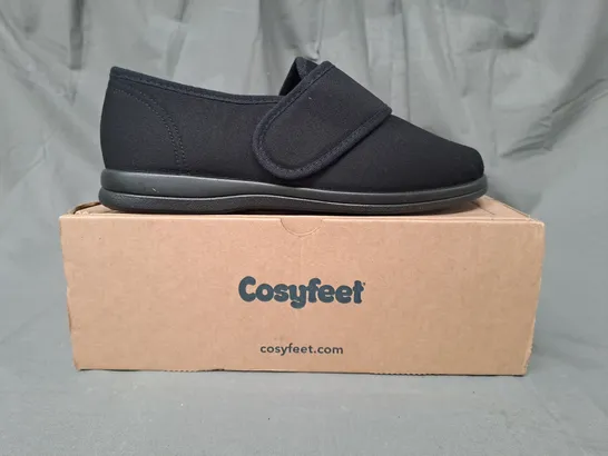 BOXED PAIR OF COSYFEET SLIPPERS IN BLACK UK SIZE 7