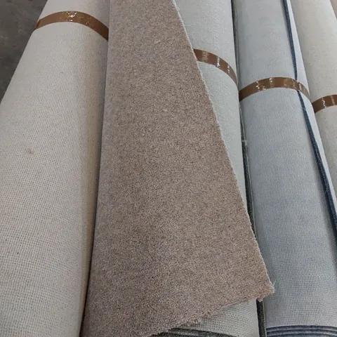 ROLL OF QUALITY DIM HEATHERS CARPET // SIZE: APPROX. 4 X 2.45m