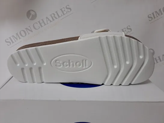 BOXED SCHOLL SANDLE IN WHITE SIZE 7 