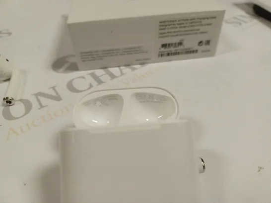 BOXED APPLE AIRPODS