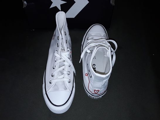 BOXED PAIR OF CONVERSE LOVE THREAD CANVAS TRAINERS - UK 6
