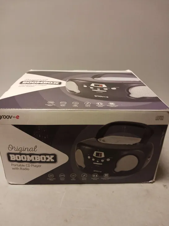 GROOV-E ORIGINAL BOOMBOX PORTABLE CD PLAYER WITH RADIO 