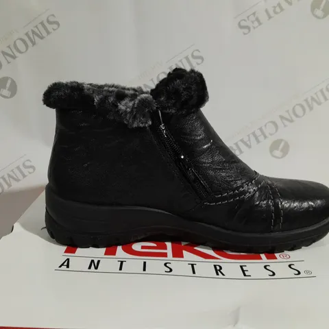 BOXED PAIR OF RIEKER ANKLE BOOTS WITH FUR CUFF IN BLACK - SIZE 5
