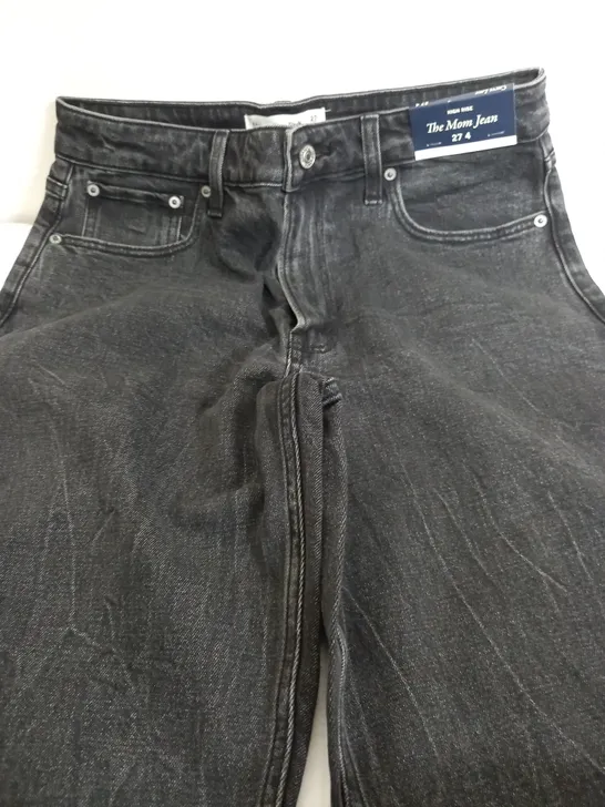 ABERCROMBIE & FITCH HIGH RISE THE MOM JEAN CURVE LOVE IN BLACK - 27/4