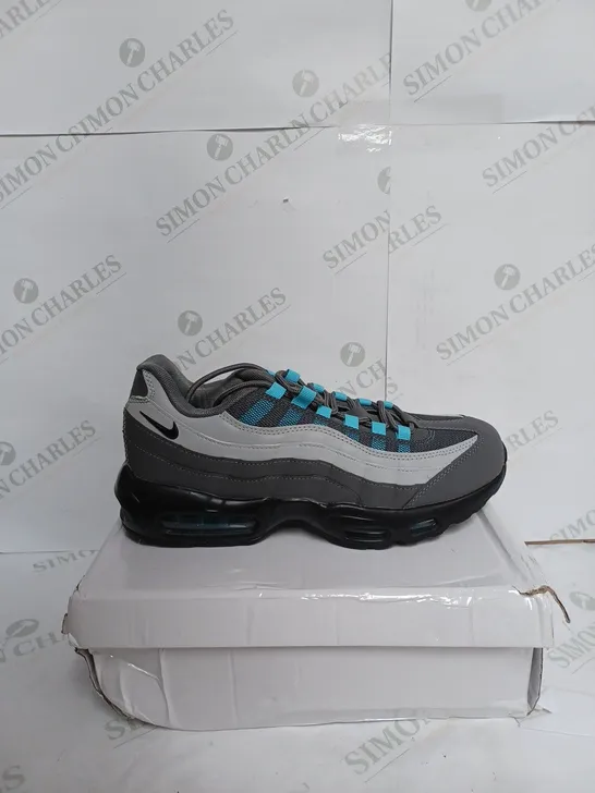 NIKE AIR MAX 95 IN GREY & SKY BLUE - UK 9 