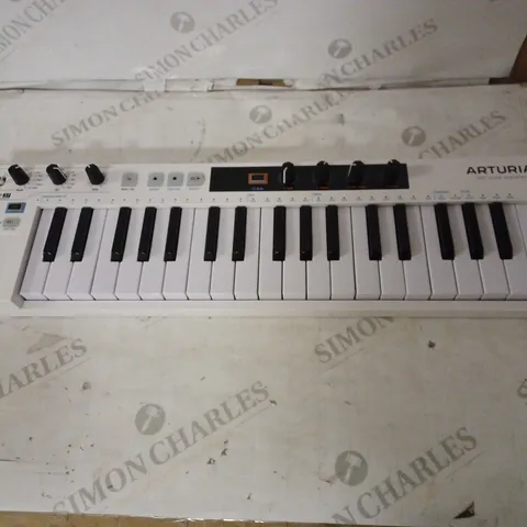 ARTURIA KEYSTEP 37 MIDI KEYBOARD WHITE