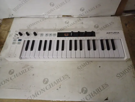 ARTURIA KEYSTEP 37 MIDI KEYBOARD WHITE