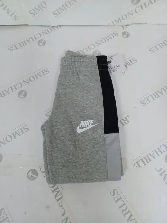 NIKE LOGO FLEECED TRACKSUIT BOTTOMS SIZE XS