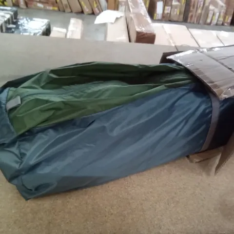 GREEN CAMPING TENT FOR 6 PEOPLE