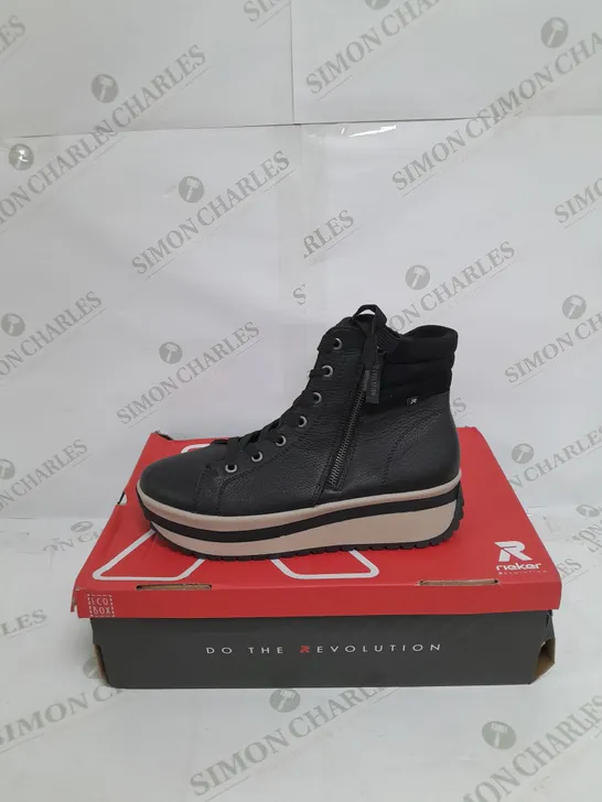 BOXED PAIR OF RIEKER HIGH TOP TRAINERS IN BLACK SIZE 6