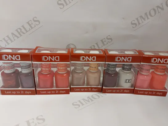 BOX OF APPROX 14 DAISY DND GEL NAIL POLISH IN ASSORTED COLOURS 