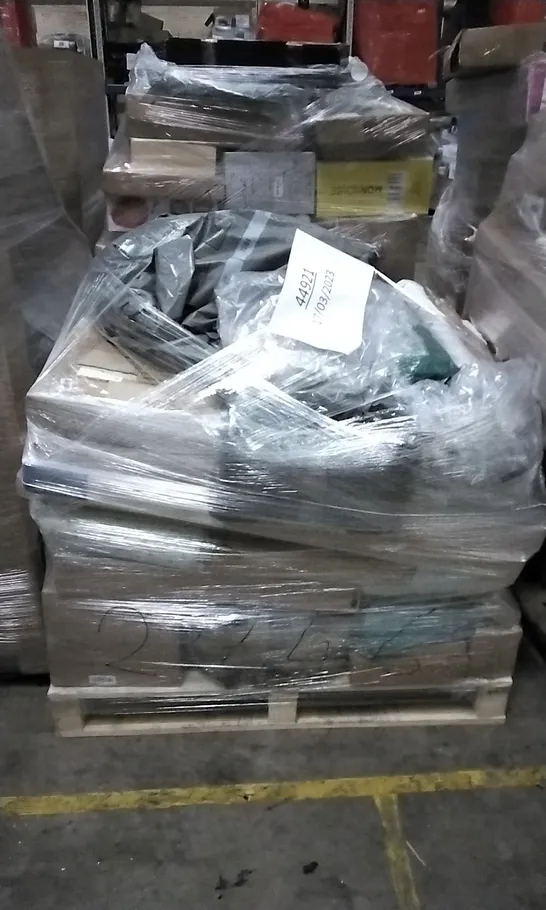 PALLET OF ASSORTED ITEMS INCLUDING HEATED BLANKET, CUSIMAX AIR FRYER, SONTIY SHOWER SYSTEM, CLOTHES RACK