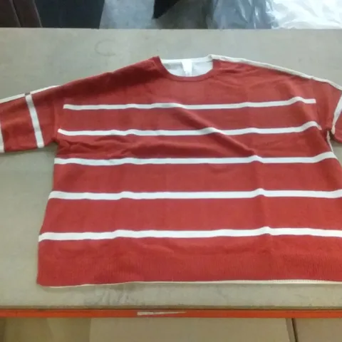 BOX OF APPROXIMATELY 15 MARLA WYNEE LAYERS RED & WHITE SWEATERS - XL 