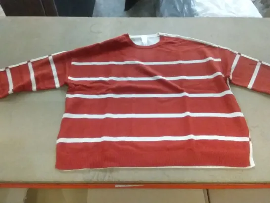 BOX OF APPROXIMATELY 7 MARLA WYNEE LAYERS RED & WHITE SWEATERS - XL 