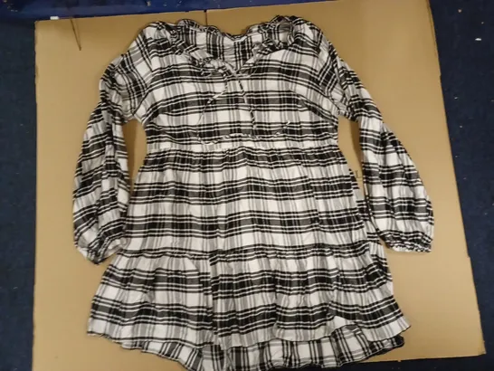 EVANS CHECKED TIE FRONT LONG SLEEVE FRILL DRESS - SIZE 14