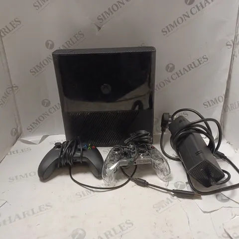 XBOX 360 CONSOLE WITH 2 GAMING PADS