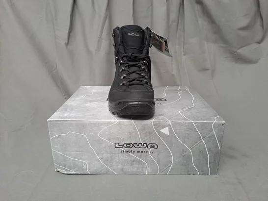 BOXED PAIR OF LOWA RENEGADE GTX MID SHOES IN BLACK UK SIZE 5