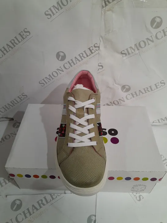 BOXED ADESSO OLIVE CASUAL TRAINERS SIZE 7