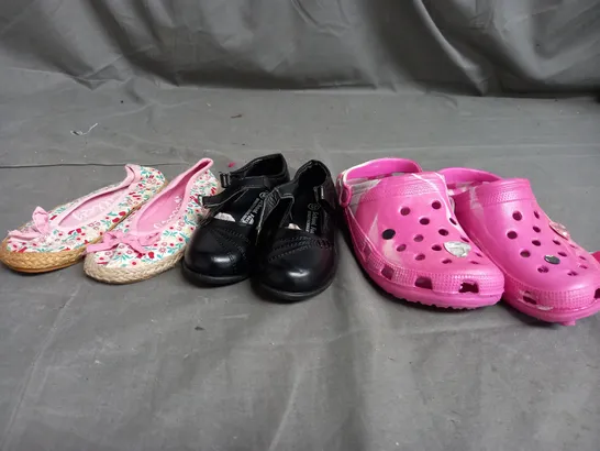 APPROXIMATELY 14 ASSORTED KIDS PAIRS OF SHOES IN VARIOUS COLOURS, STYLES, AND SIZES