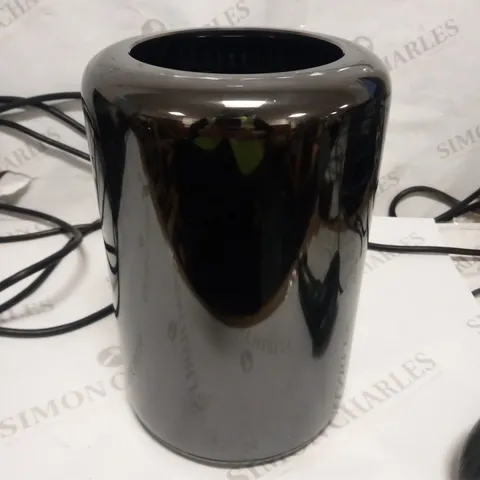 APPLE MAC PRO 6.1 A1481 DESKTOP COMPUTER