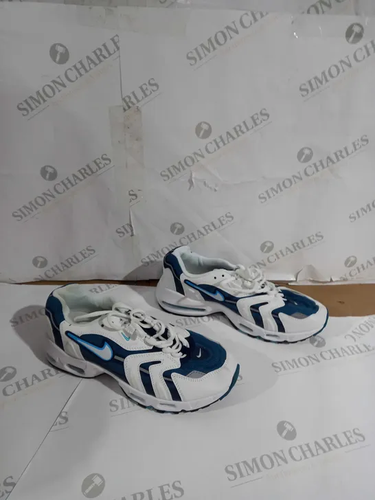 UNBOXED PAIR OF NIKE AIR MAX BLUE/WHITE UK 7