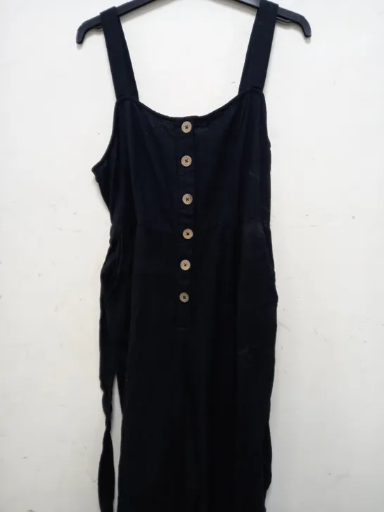 NEW LOOK PLAIN STRAPPY JUMPSUIT DRESS IN BLACK - UK 14