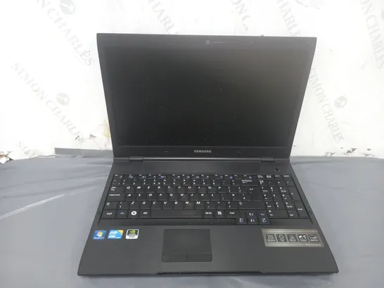 SAMSUNG P580 15 INCH I3 M 380 2.53GHZ