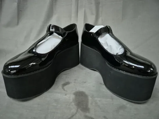 BOXED PAIR OF KOI MORENO BLACK PLATFORM MARY JANES SIZE 7