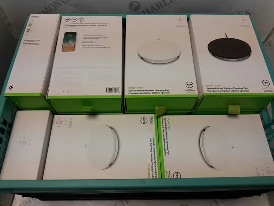 APPROXIMATELY 18 ASSORTED BELKIN BOOST UP SPECIAL EDITION WIRELESS CHARGING PADS (BLACK AND WHITE VARIANTS)