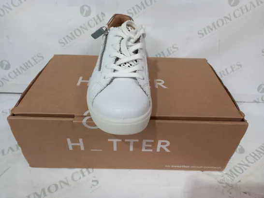 BOXED PAIR OF HOTTER SHOES IN WHITE UK SIZE 5.5