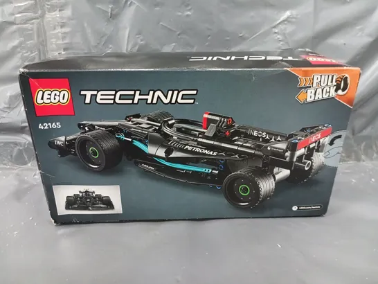 BOXED MERCEDES AMG F1 W14 PULL-BACK - 42165 RRP £189.99