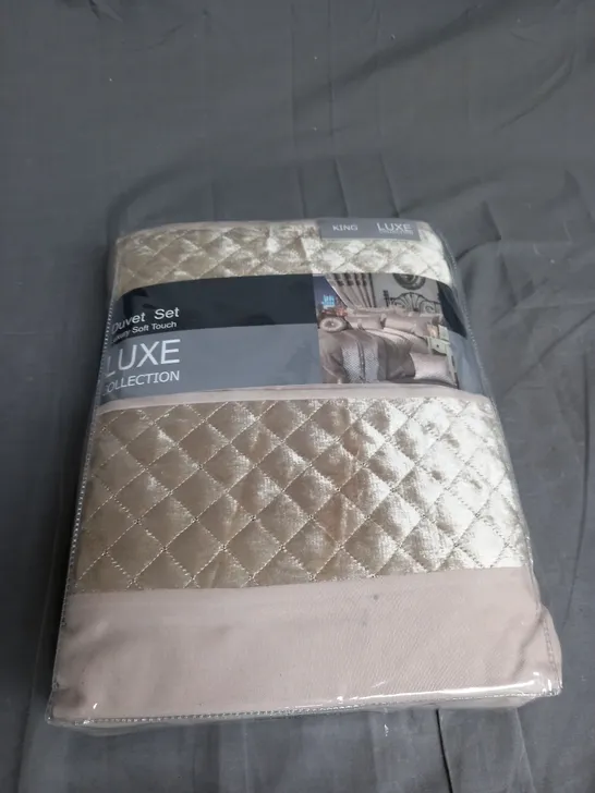 LUXE COLLECTION DUVET SET - SIZE KING