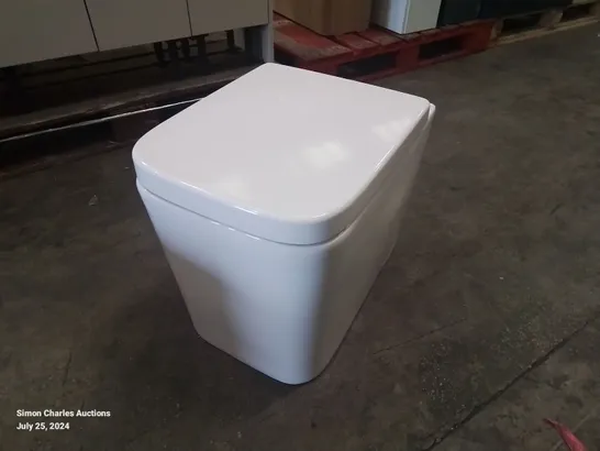 DESIGNER TOILET WITH SOFT CLOSE SEAT 