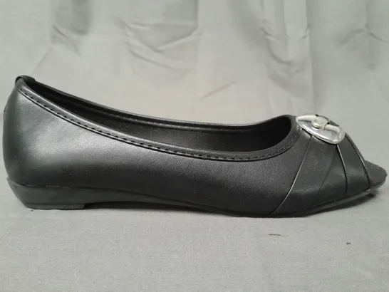 BOXED PAIR OF SOFIA PEEP TOE SLIP-ON SHOES IN BLACK EU SIZE 38