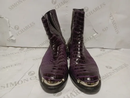 PAIR OF KOI DESIGNER VEGAN LOWCUT BOOTS IN PURPLE SNAKESKIN EFFECT - SIZE 10