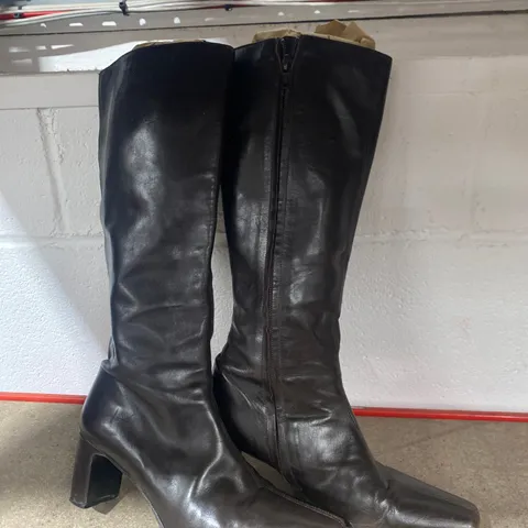 PAIR OF RUSSELL AND BROMLEY BROWN BOOTS SIZE 37.5