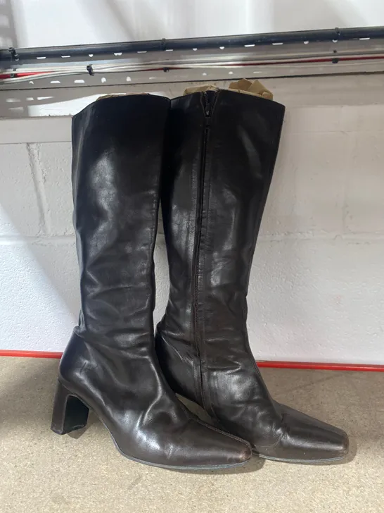 PAIR OF RUSSELL AND BROMLEY BROWN BOOTS SIZE 37.5