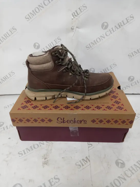 SKECHERS SYNERGY WARM TECH BOOT - CHESTNUT, SIZE 4 UK