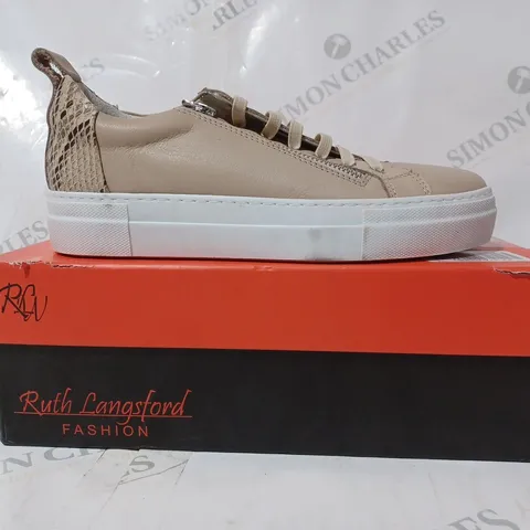 BOXED PAIR OF RUTH LANGSFORD ZIP DETAIL BEIGE LEATHER TRAINERS - SIZE 4