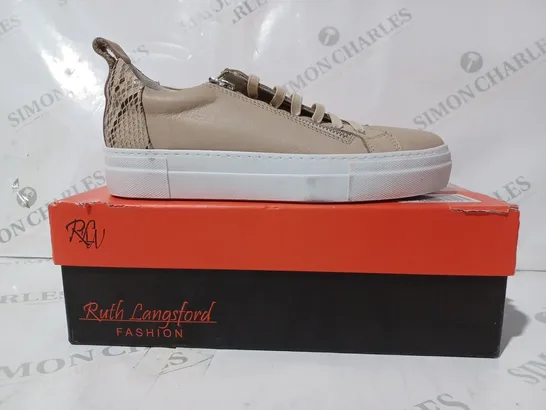 BOXED PAIR OF RUTH LANGSFORD ZIP DETAIL BEIGE LEATHER TRAINERS - SIZE 4