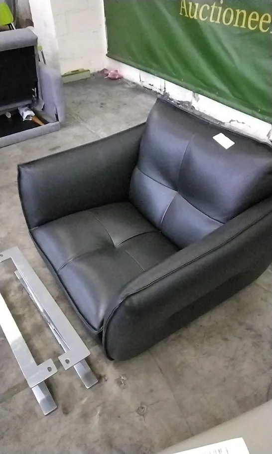 QUALITY ITALIAN DESIGNER SEVILLE BLACK LEATHER ARMCHAIR WITH CHROME LEGS