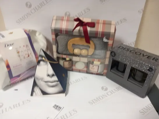 APPROXIMATELY 12 ASSORTED GIFT SETS TO INCLUDE; BAYLISS AND HARDING, DOVE, DISCOVER AND TEMPLESPA