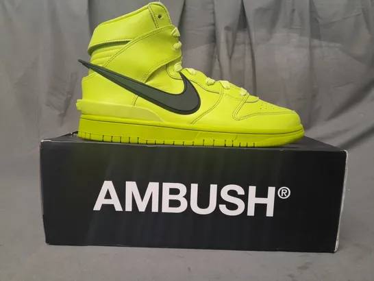 BOXED PAIR OF NIKE DUNK HI AMBUSH SHOES IN ATOMIC GREEN/BLACK UK SIZE 8.5