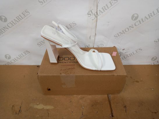 BOXED PAIR OF BOOHOO HIGH HEELS SIZE 7
