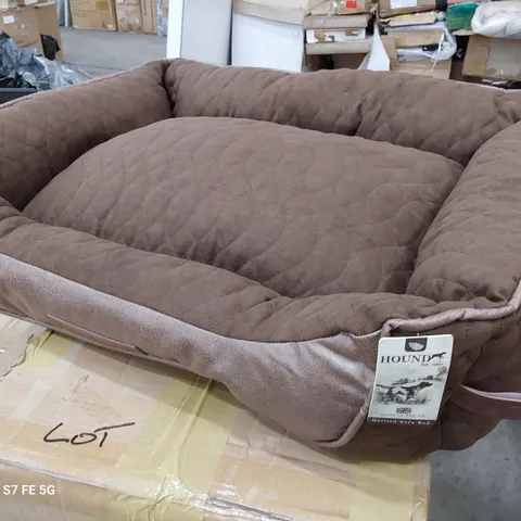 HOUND QUILTED PET BED BROWN LARGE 82 × 65 × 20cm