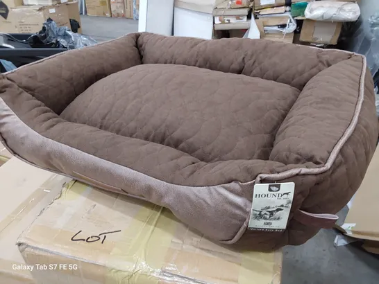 HOUND QUILTED PET BED BROWN LARGE 82 × 65 × 20cm